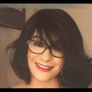 Meet your Posher, Alicia